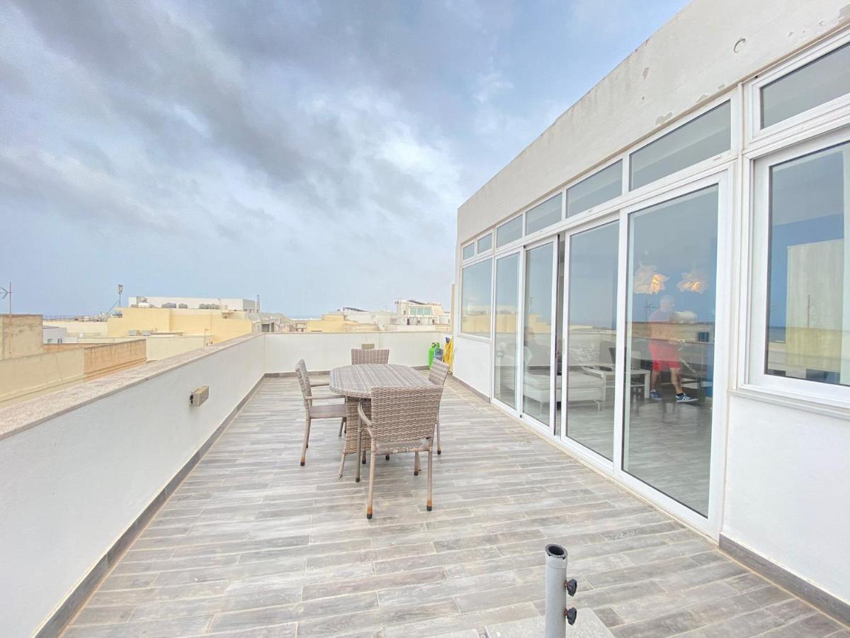 Appartement Penthouse "Maltese Scent" à Mellieħa Extérieur photo
