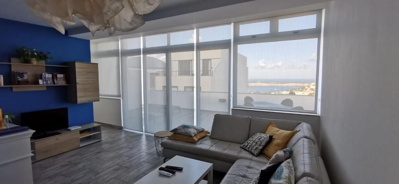 Appartement Penthouse "Maltese Scent" à Mellieħa Extérieur photo